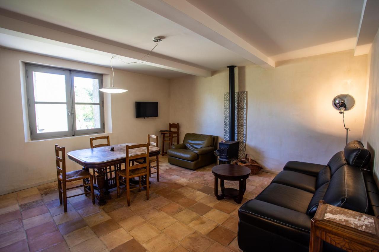 Domaine Les Perpetus Villa La Tour-d'Aigues Bagian luar foto