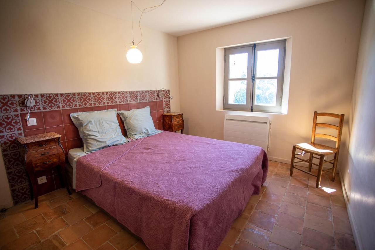 Domaine Les Perpetus Villa La Tour-d'Aigues Bagian luar foto